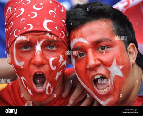 Omair Rana'ın İstanbul Konseri: Türk Hayranlarıyla Bir Arada Olacak mı?